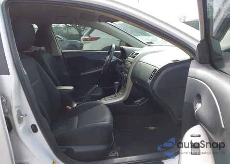 2010 Toyota Corolla S z USA, uszkodzony, nr VIN 2T1BU4EE8AC497752